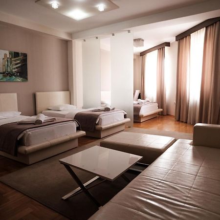 Ni Garni Uni Elita Lux Hotel מראה חיצוני תמונה