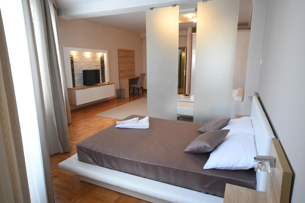 Ni Garni Uni Elita Lux Hotel מראה חיצוני תמונה
