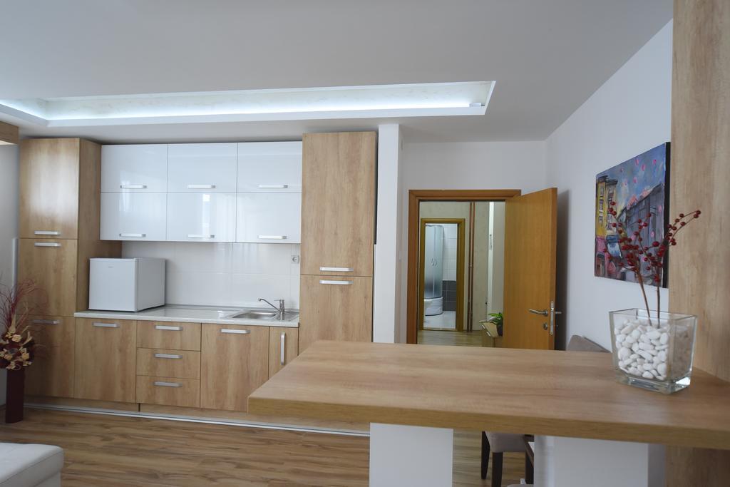 Ni Garni Uni Elita Lux Hotel מראה חיצוני תמונה
