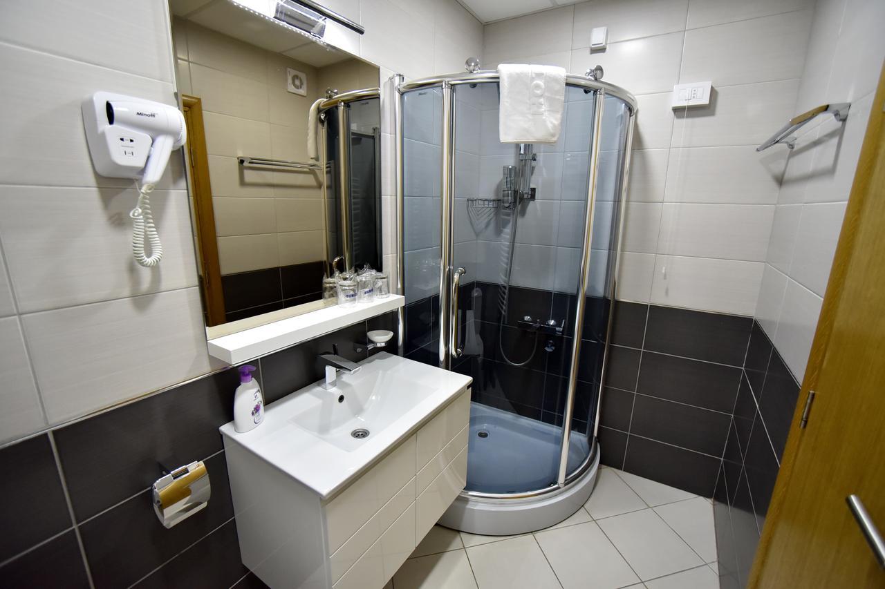 Ni Garni Uni Elita Lux Hotel מראה חיצוני תמונה